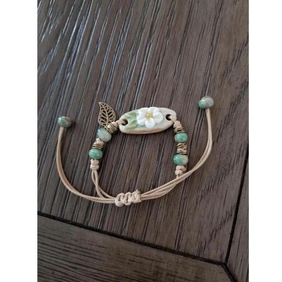 Adjustable Flower Bracelet Leaf Accent Boho Vintage Style Womens Jewelry Gift - Picture 4 of 7